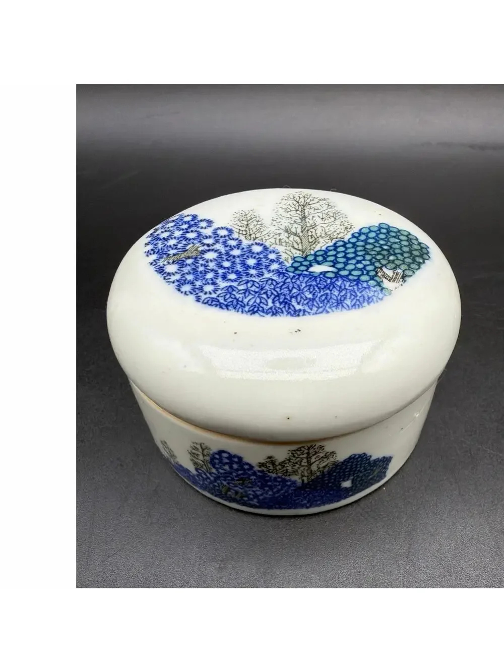 Vintage Taiwan Porcelain Trinket Box Blue Floral Lidded Jewelry Vanity Box 3”